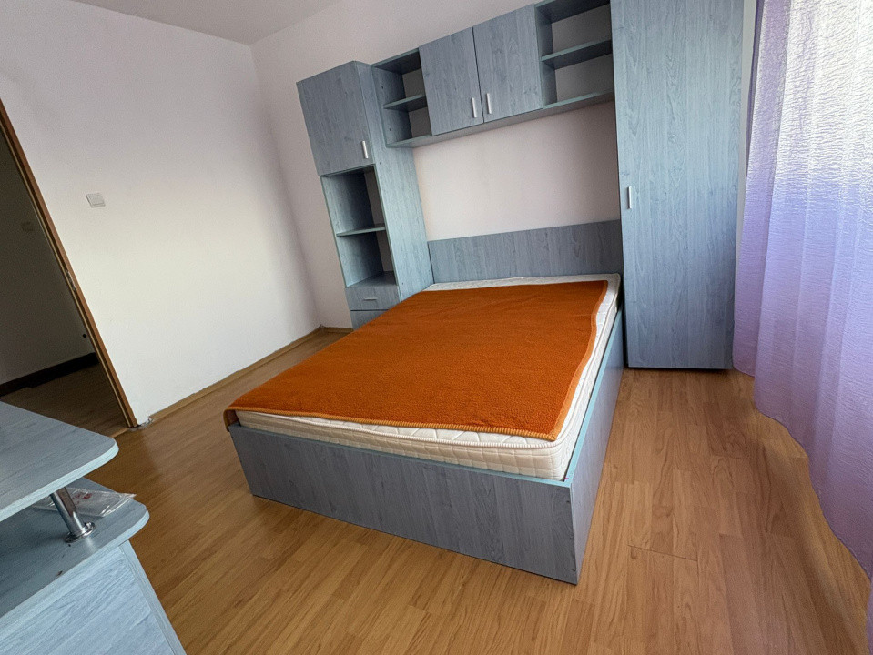 Apartament 4 camere , decomandat, 85 mp,  cartier 1MAI, Centru Multifunctional