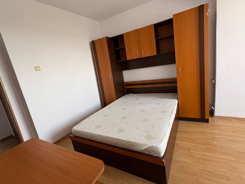 Apartament 4 camere , decomandat, 85 mp,  cartier 1MAI, Centru Multifunctional