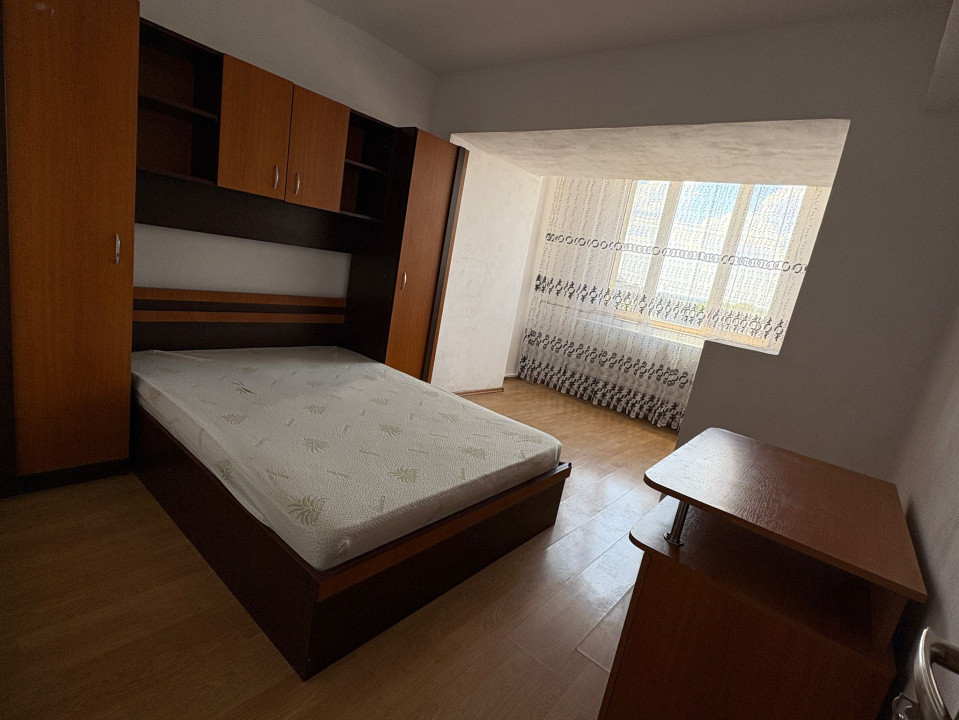 Apartament 4 camere , decomandat, 85 mp,  cartier 1MAI, Centru Multifunctional