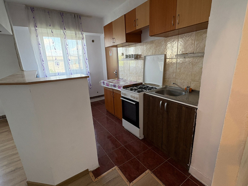 Apartament 4 camere , decomandat, 85 mp,  cartier 1MAI, Centru Multifunctional