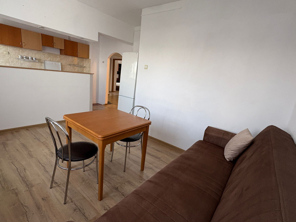 Apartament 4 camere , decomandat, 85 mp,  cartier 1MAI, Centru Multifunctional