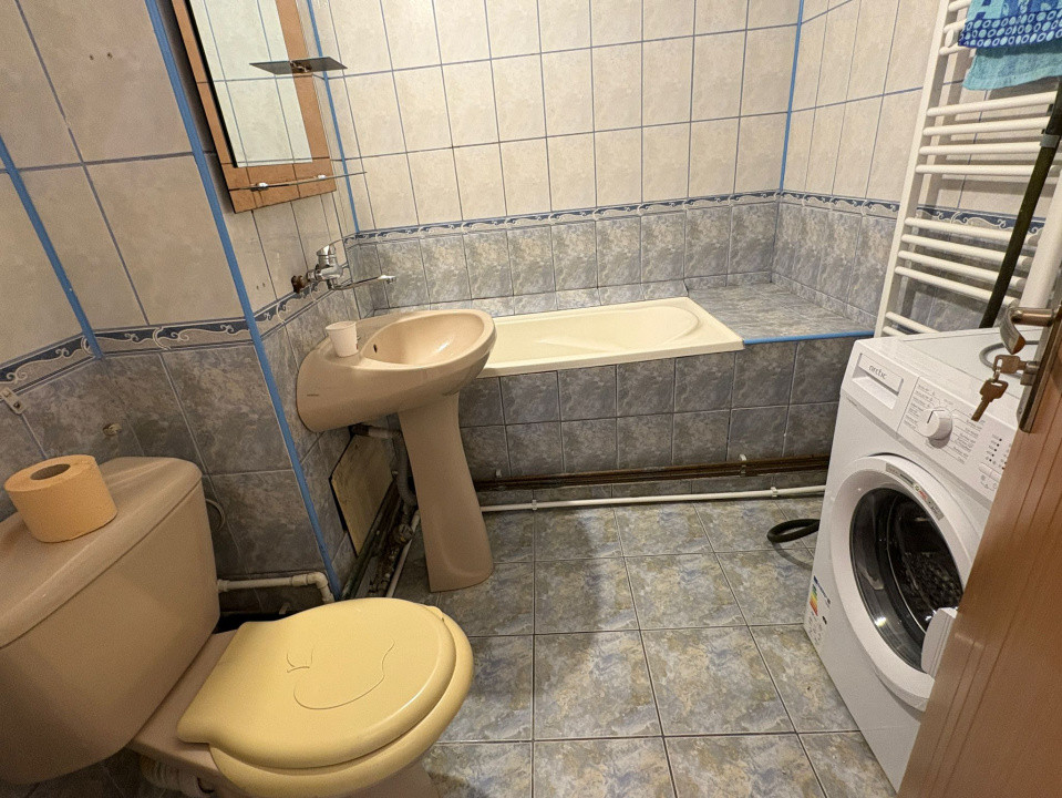 Apartament 4 camere , decomandat, 85 mp,  cartier 1MAI, Centru Multifunctional