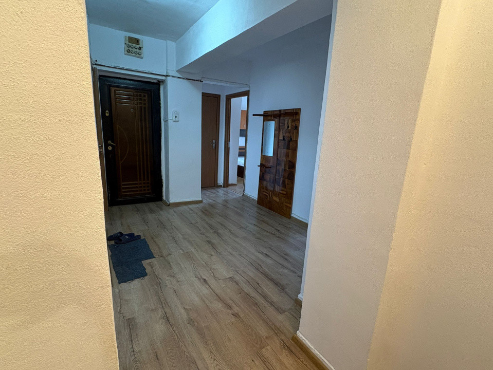 Apartament 4 camere , decomandat, 85 mp,  cartier 1MAI, Centru Multifunctional