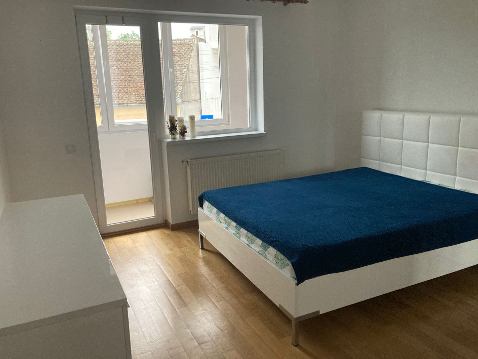 Apartament 3 camere de închiriat | Etaj 1 | Decomandat | Loc de parcare privat