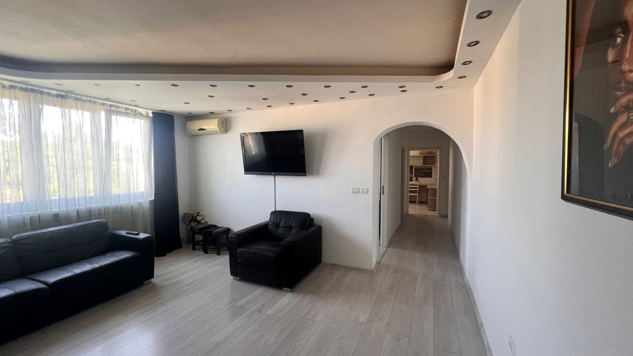 CHIRIE Apartament 3 camere Centrul Civic - Cec Bank 