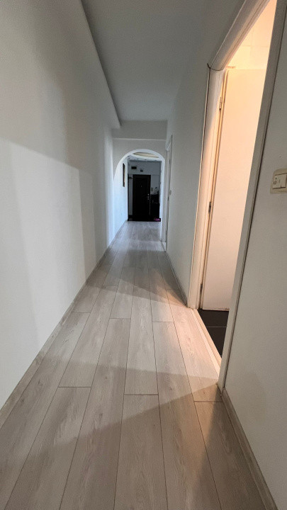 CHIRIE Apartament 3 camere Centrul Civic - Cec Bank 