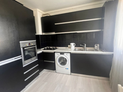 CHIRIE Apartament 3 camere Centrul Civic - Cec Bank 