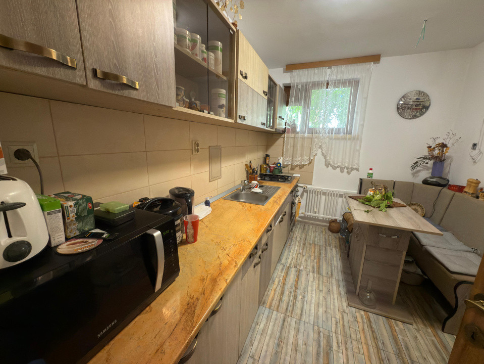 Apartament 3 camere, 68 mp, cartier Rovine, Zona Spital Clinic Neuropsihiatrie