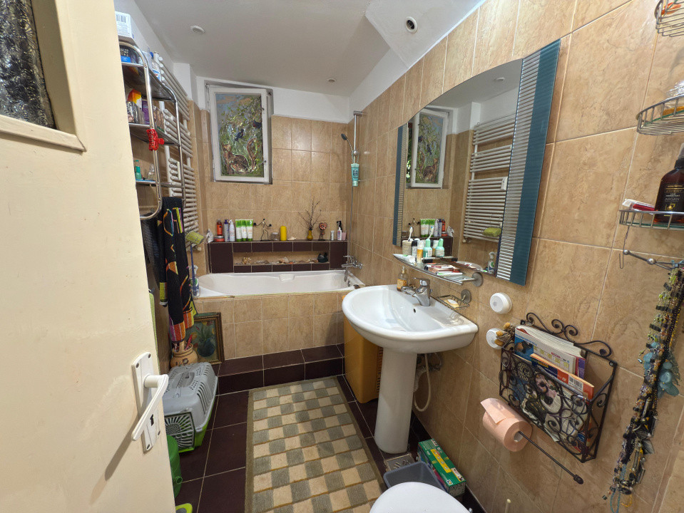 Apartament 3 camere, 68 mp, cartier Rovine, Zona Spital Clinic Neuropsihiatrie