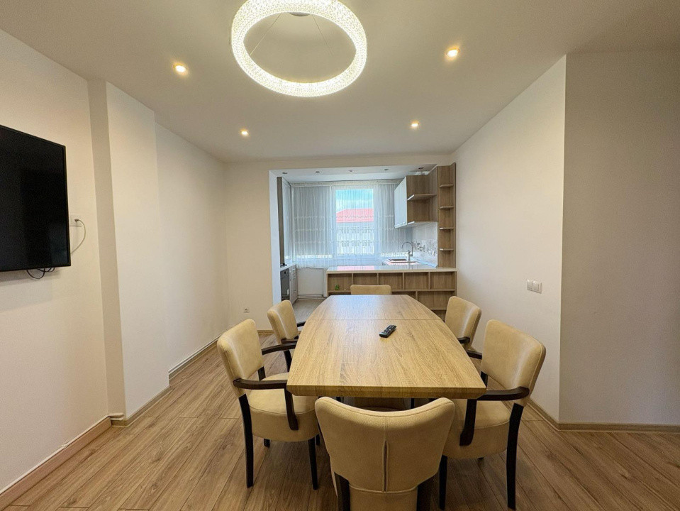 Apartament cu 3 camere zona Vasile Alecsandri