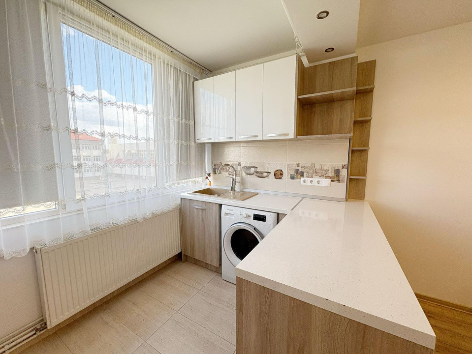 Apartament cu 3 camere zona Vasile Alecsandri