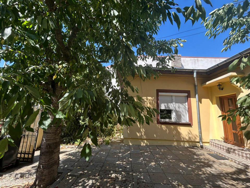 Casa plan parter, 300 MP, 130 MP utili, zona Central
