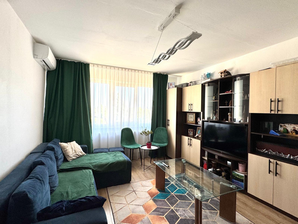 Apartament de vanzare - 3 camere decomandate - strada Garii zona Penny