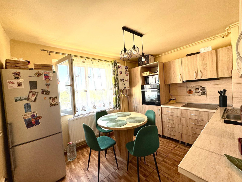 Apartament de vanzare - 3 camere decomandate - strada Garii zona Penny