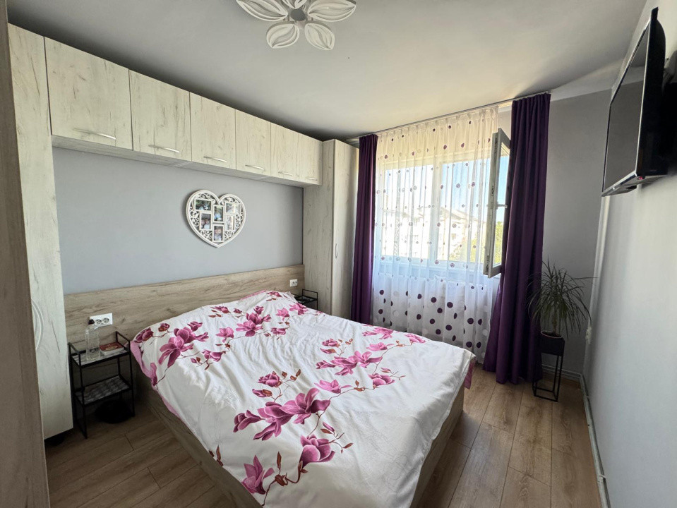 Apartament de vanzare - 3 camere decomandate - strada Garii zona Penny
