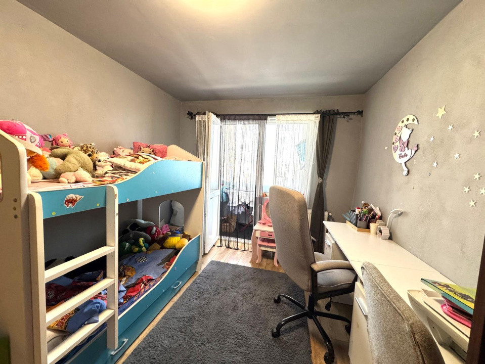 Apartament de vanzare - 3 camere decomandate - strada Garii zona Penny