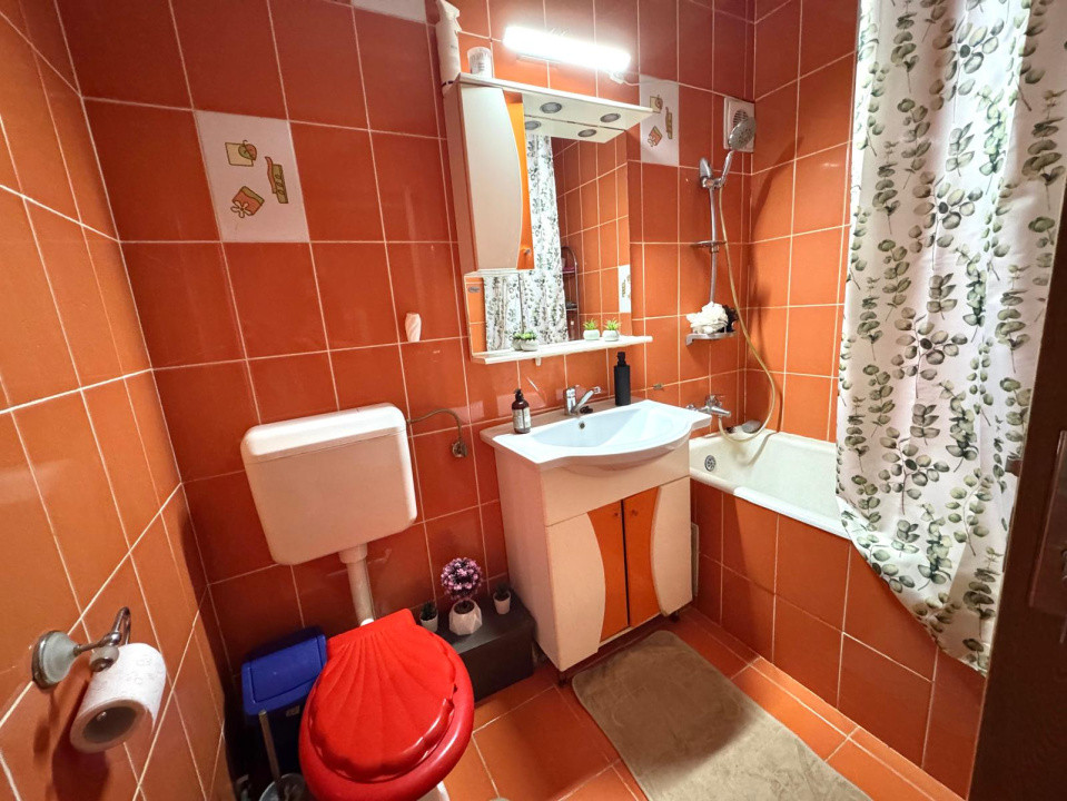 Apartament de vanzare - 3 camere decomandate - strada Garii zona Penny