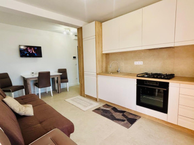 Chirie apartament 2 camere bloc nou