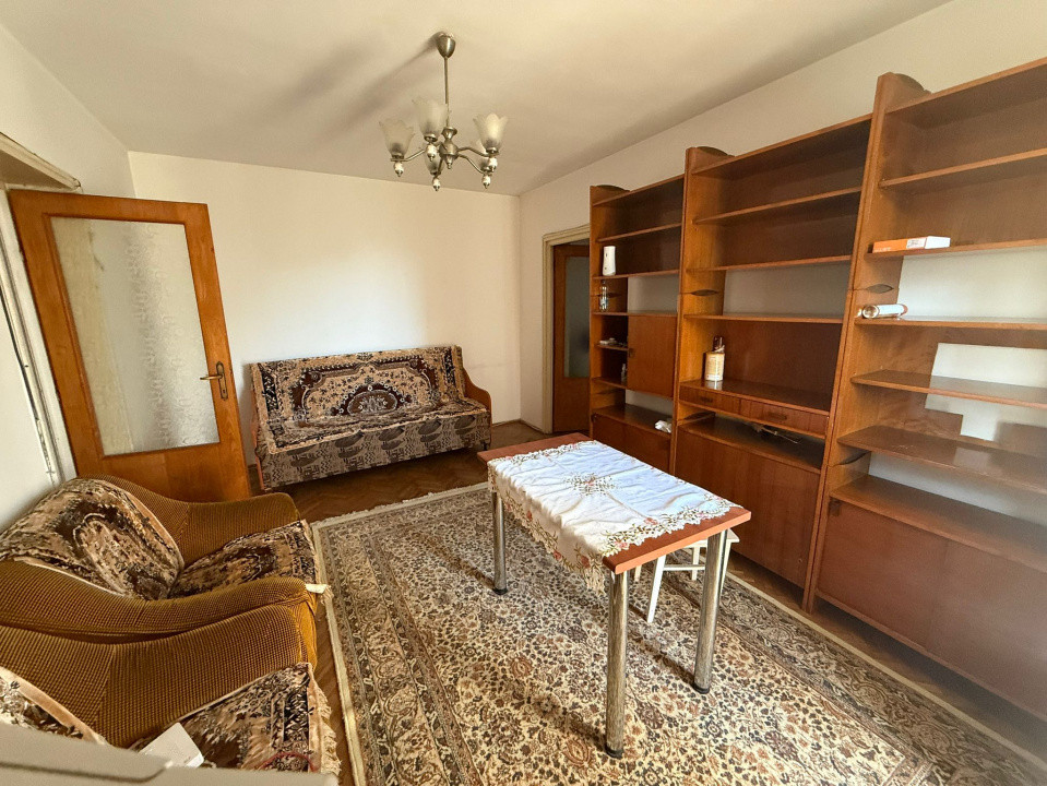 Apartament 3 camere semidecomandat, 56mp, etajul 2, zona Gradina Botanica. 