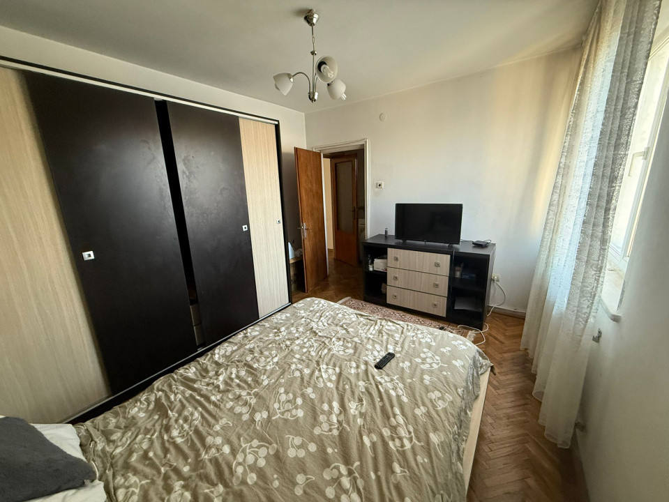 Apartament 3 camere semidecomandat, 56mp, etajul 2, zona Gradina Botanica. 