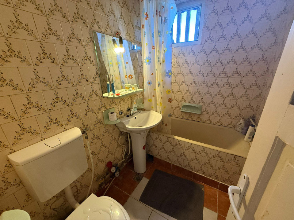 Apartament 3 camere semidecomandat, 56mp, etajul 2, zona Gradina Botanica. 