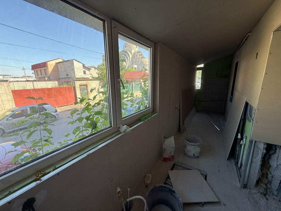 Apartament 2 camere semidecomandat, parter, Craiovita Noua , zona BIG.