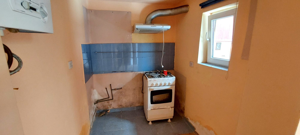 Casa 3 camere suprafata utila 80mp, spre vanzare in Rasinari.