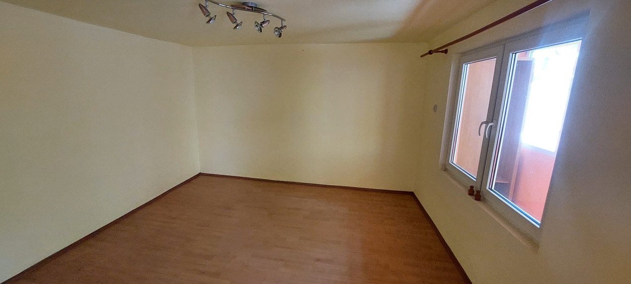 Casa 3 camere suprafata utila 80mp, spre vanzare in Rasinari.