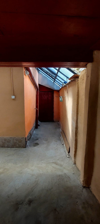 Casa 3 camere suprafata utila 80mp, spre vanzare in Rasinari.