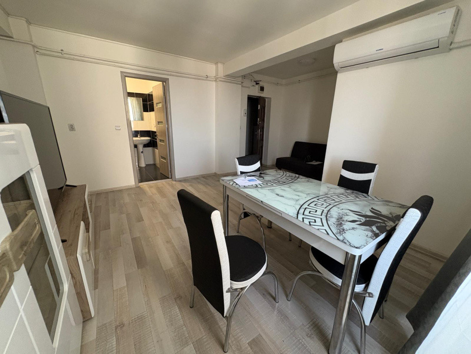 Apartament 3 camere , decomandat, 68 mp, cartier Craiovita Noua , zona Promenada