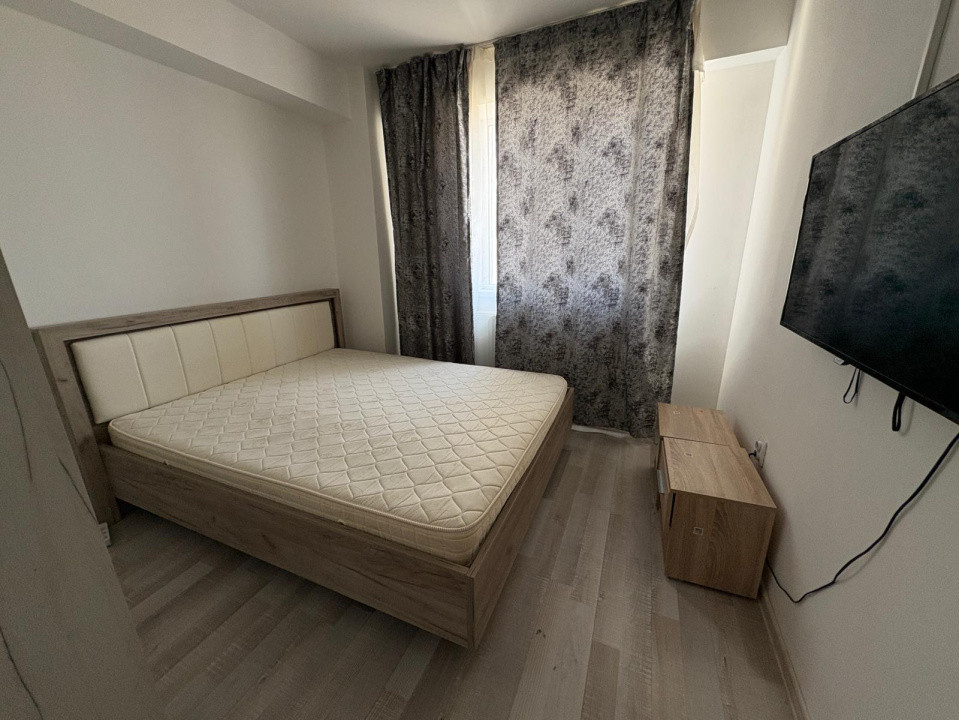 Apartament 3 camere , decomandat, 68 mp, cartier Craiovita Noua , zona Promenada