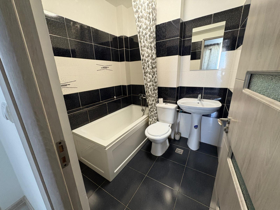 Apartament 3 camere , decomandat, 68 mp, cartier Craiovita Noua , zona Promenada