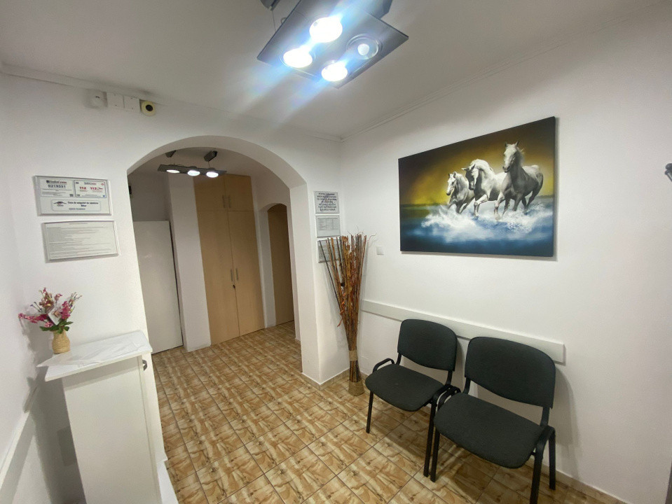 Se vinde 1/2 din Cabinet stomatologic, parter, 42,88mp, antifonat sonic, Decebal