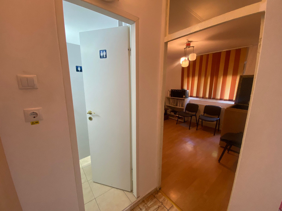 Se vinde 1/2 din Cabinet stomatologic, parter, 42,88mp, antifonat sonic, Decebal