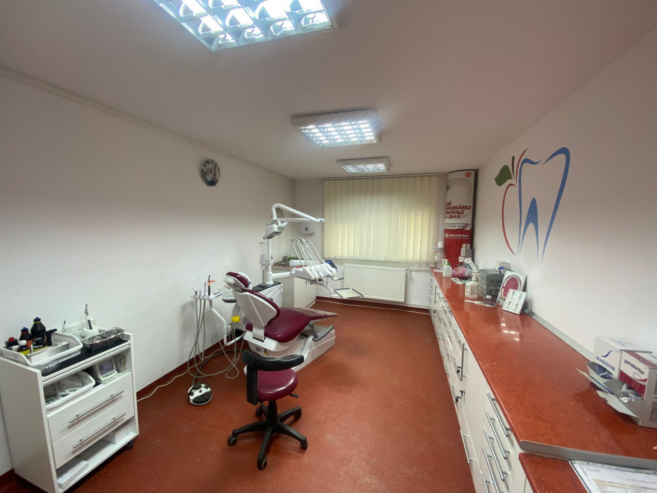 Se vinde 1/2 din Cabinet stomatologic, parter, 42,88mp, antifonat sonic, Decebal