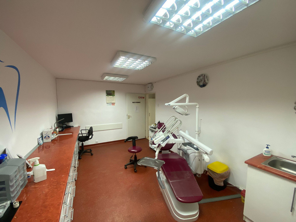Se vinde 1/2 din Cabinet stomatologic, parter, 42,88mp, antifonat sonic, Decebal