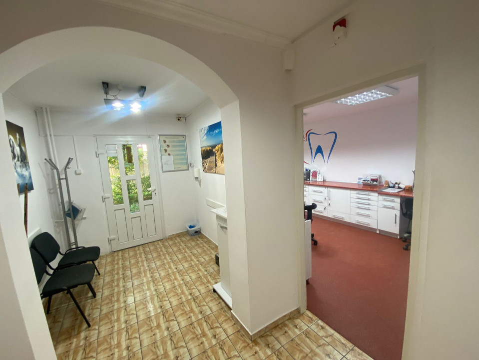 Se vinde 1/2 din Cabinet stomatologic, parter, 42,88mp, antifonat sonic, Decebal