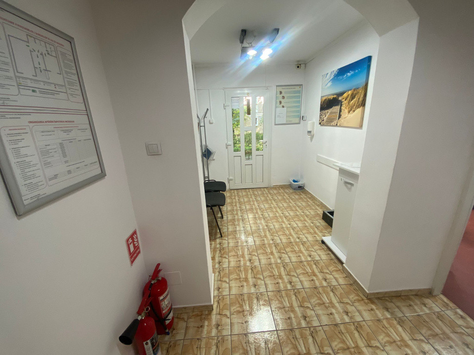 Se vinde 1/2 din Cabinet stomatologic, parter, 42,88mp, antifonat sonic, Decebal