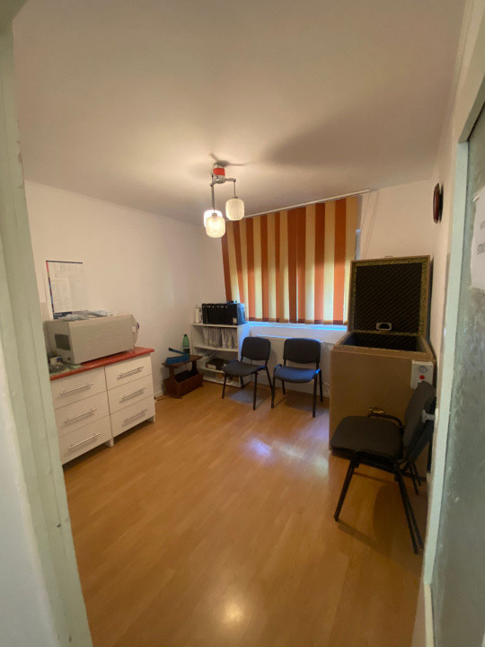 Se vinde 1/2 din Cabinet stomatologic, parter, 42,88mp, antifonat sonic, Decebal