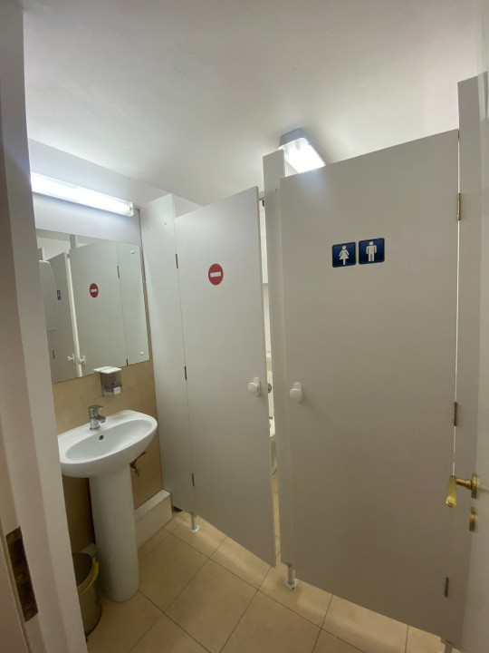 Se vinde 1/2 din Cabinet stomatologic, parter, 42,88mp, antifonat sonic, Decebal