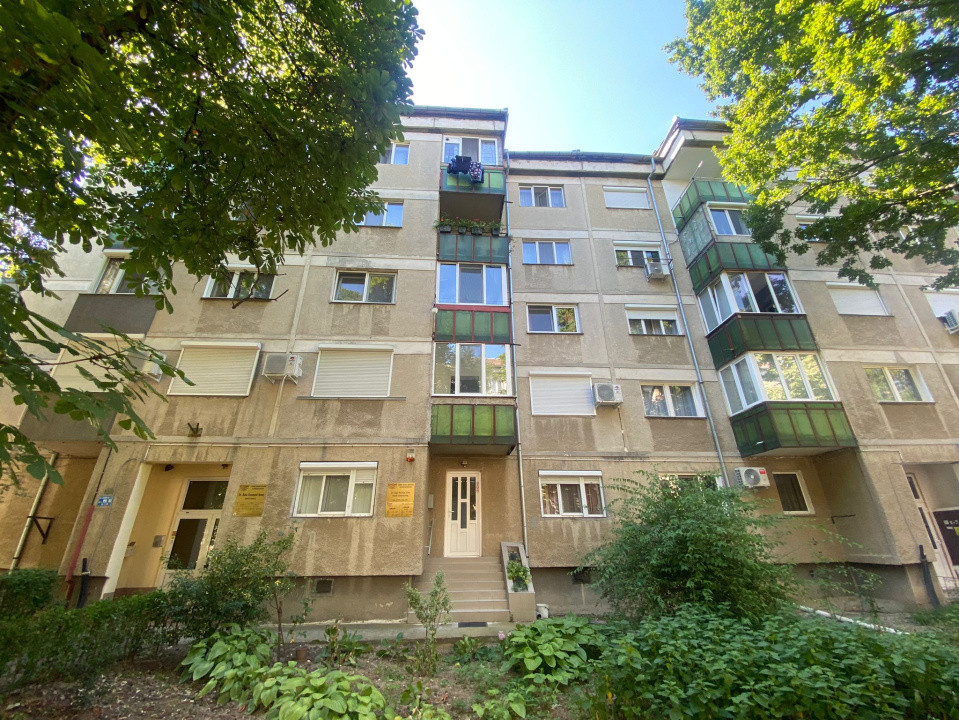 Se vinde 1/2 din Cabinet stomatologic, parter, 42,88mp, antifonat sonic, Decebal