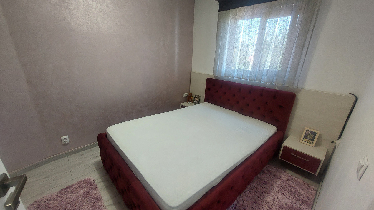 Apartament 3 camere semidecomandat, etajul 3+Mansarda, Craiovita zona Promenada