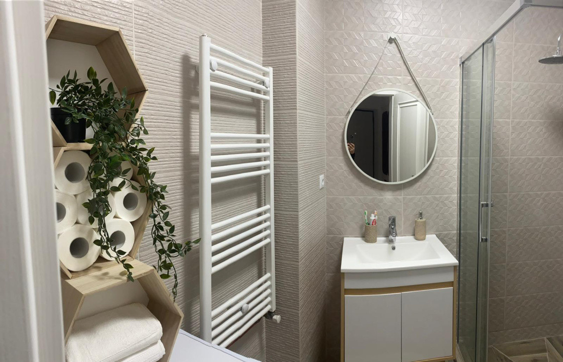 Apartament ultracentral de 85 mp – 3 luni – complet mobilat și utilat