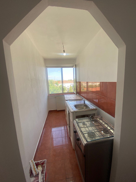 Garsonieră nerenovată, 16,44mp utili, etaj 6, bloc cu lift, str. Aluminei 