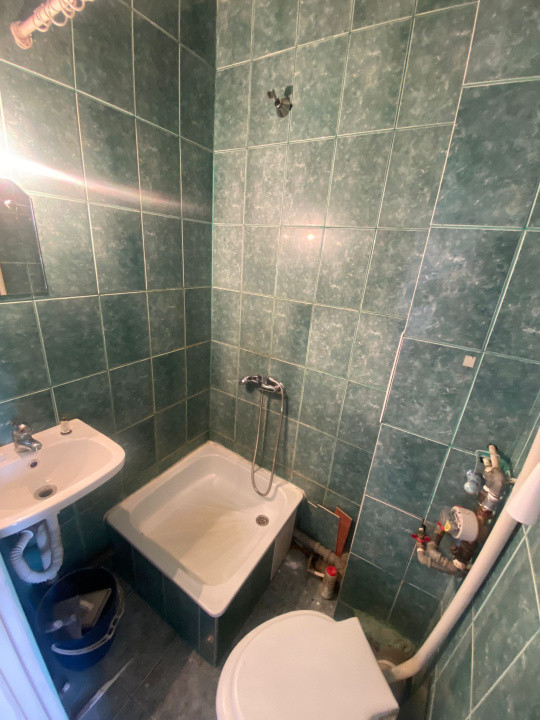 Garsonieră nerenovată, 16,44mp utili, etaj 6, bloc cu lift, str. Aluminei 