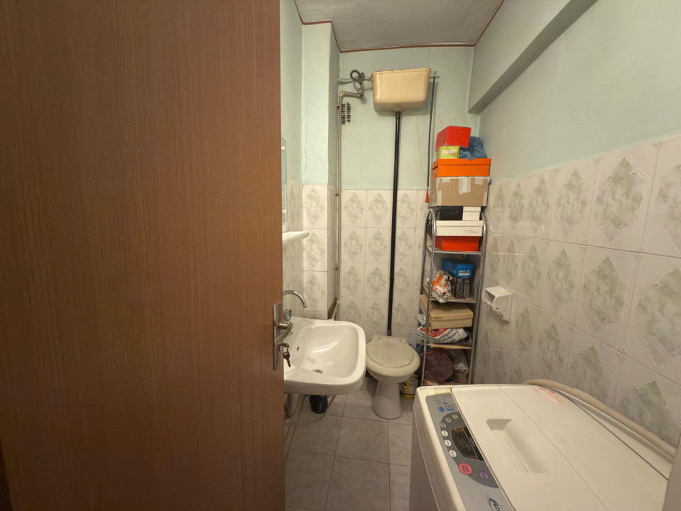 Apartament 3 camere decomandat, 66,8mp, Calea Bucuresti, zona Mall Electroputere