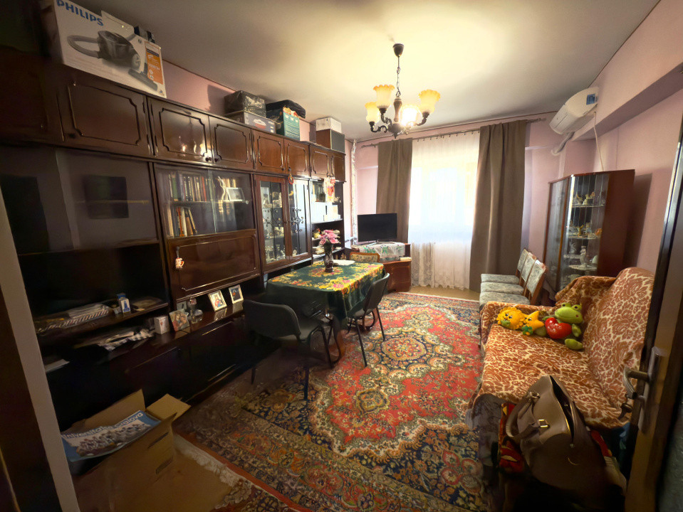 Apartament 3 camere decomandat, 66,8mp, Calea Bucuresti, zona Mall Electroputere