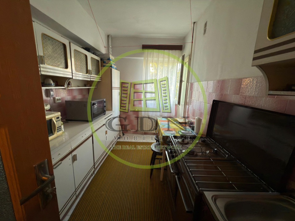 Apartament 3 camere decomandat, 66,8mp, Calea Bucuresti, zona Mall Electroputere