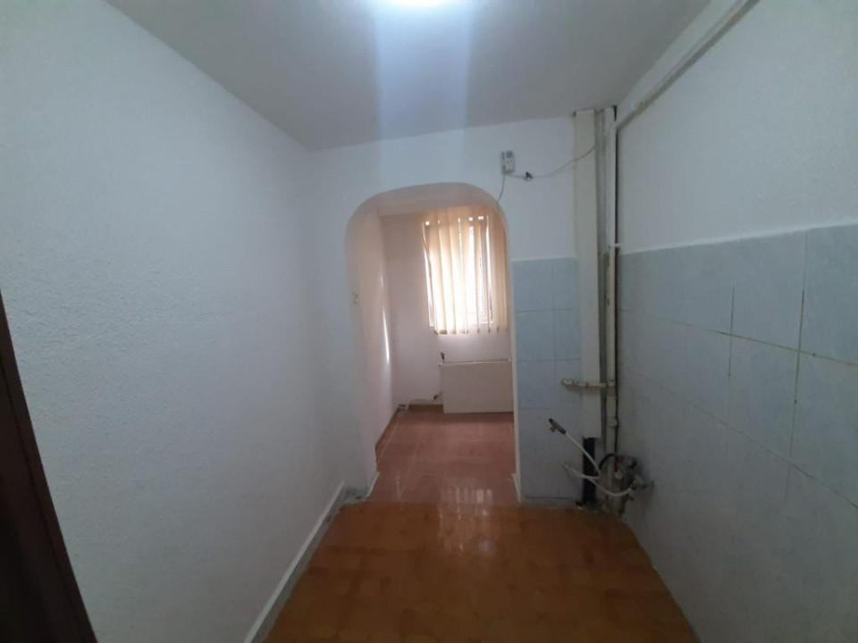 Apartament 3 camere de vanzare Oituz