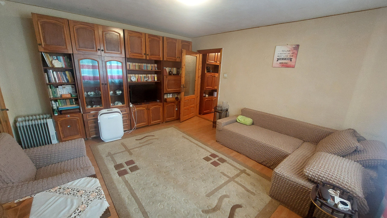 Apartament doua camere semidecomandat, etajul 3, Rovine zona Petre Ispirescu